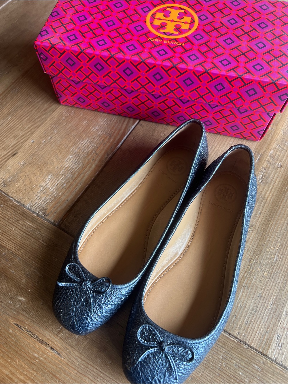 Tory Burch Laila 2 Driver Ballet Crinkle Metallic flats Navy 6.5